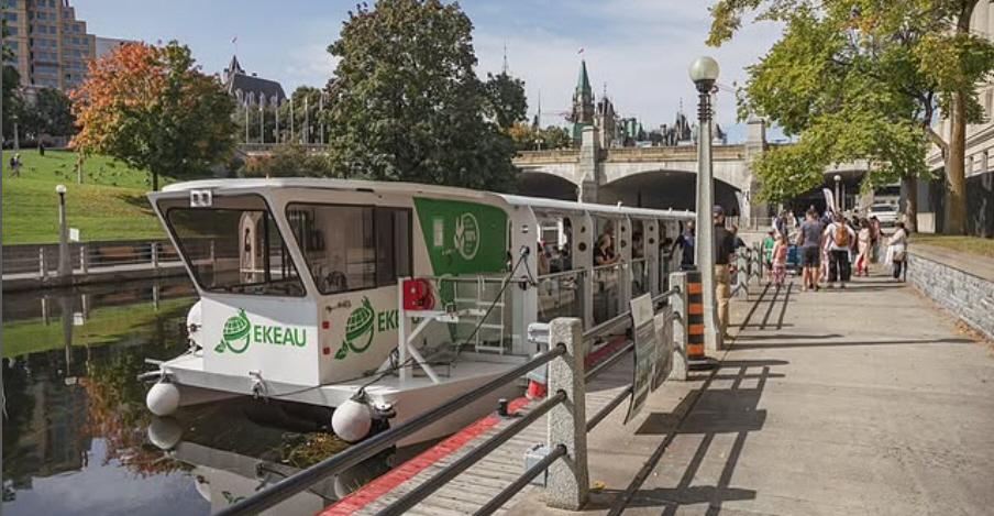 Electric boat cruise vessel along the Ottawa Canal 