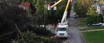 Hydro Ottawa Bucket Truck Working