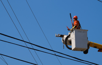 lineworker in bucket truck